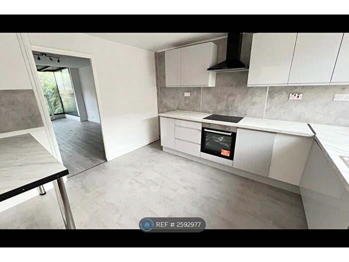 4 Bedroom Terraced House To Rent In Cottingham Road, London, SW8