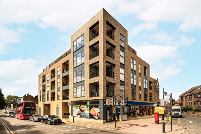 1 Bedroom Flat For Sale In Hillreach, Woolwich, SE18