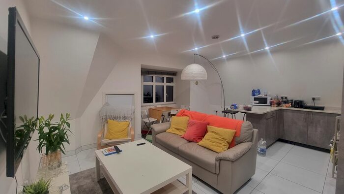 2 Bedroom Flat To Rent In Farnan Road, Streatham, SW16