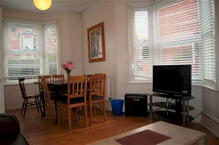 6 Bedroom Terraced House To Rent In Mount Pleasant Road, Exeter, EX4