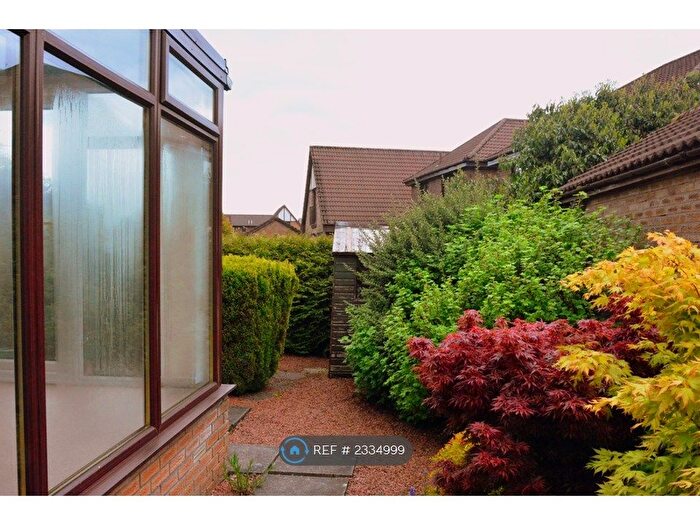 2 Bedroom Bungalow To Rent In Elmwood Park, Livingston, EH54