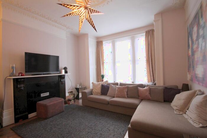 2 Bedroom Flat To Rent In Alexandra Grove, Finsbury Park, N4