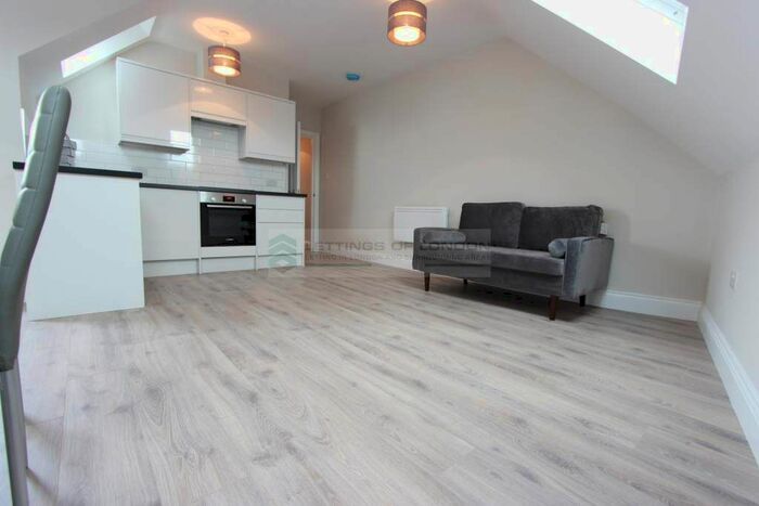 1 Bedroom Flat To Rent In Chase Side, London N14