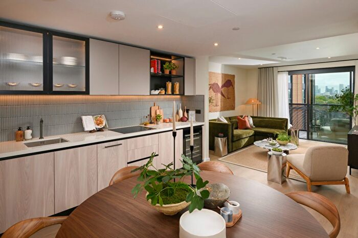 3 Bedroom Flat For Sale In Regent's View, Bethnal Green, E2