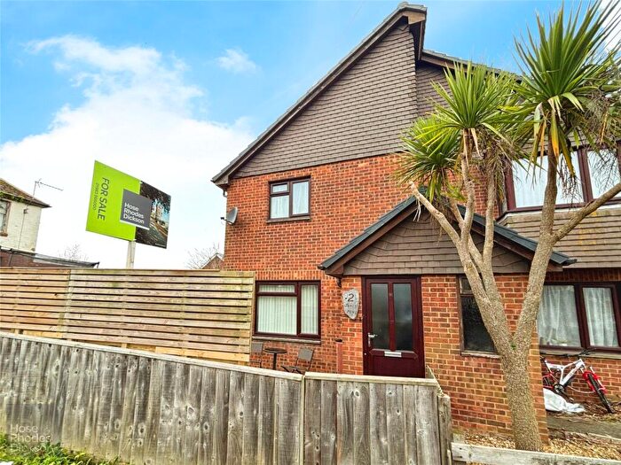 2 Bedroom End Of Terrace House For Sale In James Mews, Cemetery Road, Lake, PO36