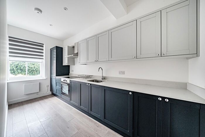 1 Bedroom Flat To Rent In West Street, Reigate, RH2