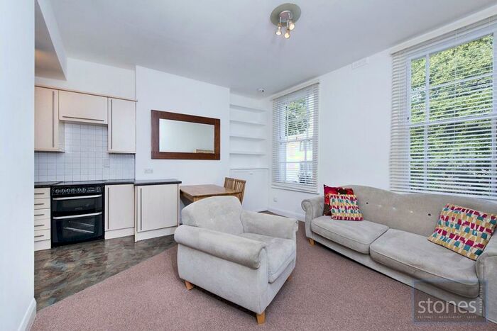 2 Bedroom Property To Rent In Crogsland Road, London, NW1