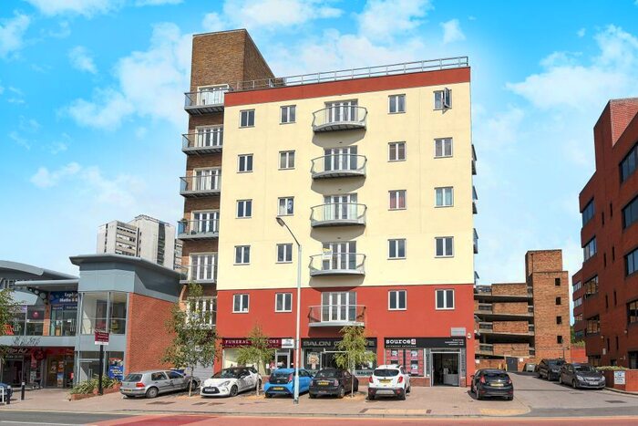 2 Bedroom Apartment To Rent In Market Street, Bracknell, RG12