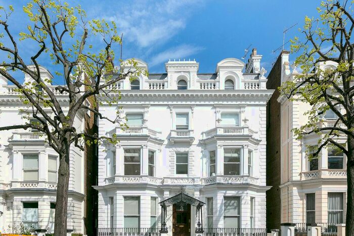 2 Bedroom Flat To Rent In Holland Park, London, W11