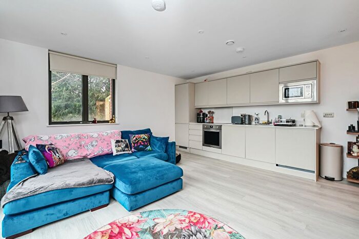 2 Bedroom Flat To Rent In Farnborough Road, Farnborough, GU14