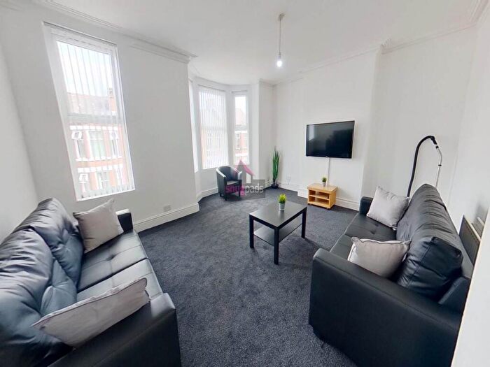 7 Bedroom House To Rent In Carlton Road, Salford, Manchester, M6