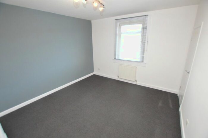 2 Bedroom Flat To Rent In West March Street, Kirkcaldy, Fife, KY1