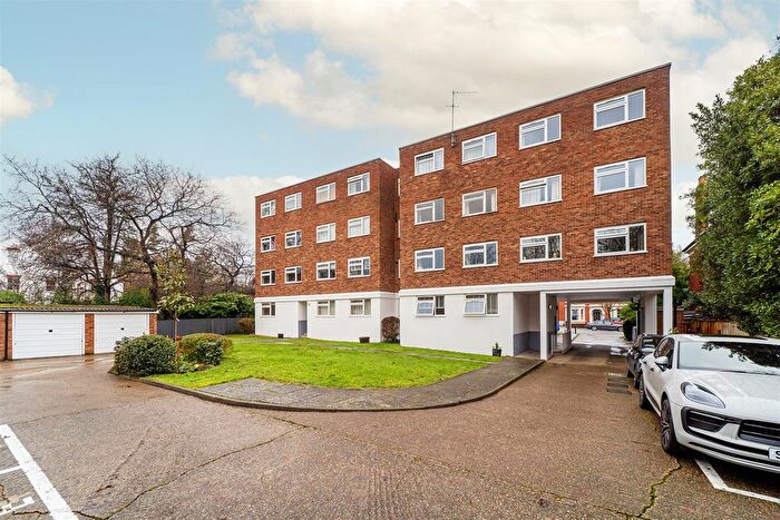 1 Bedroom Flat For Sale In Mount Park Road, Ealing, W5