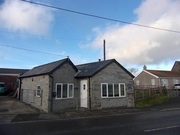 1 Bedroom Detached Bungalow To Rent In High Street, Delabole, PL33