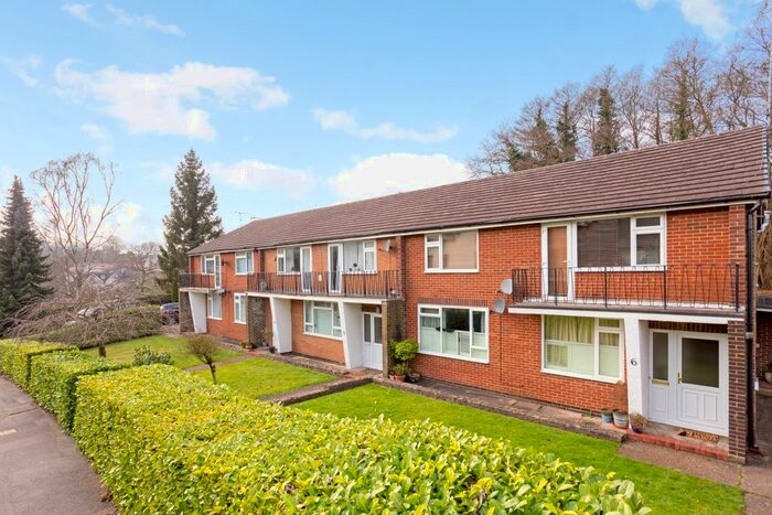 1 Bedroom Flat To Rent In Weydown Road, Haslemere, GU27