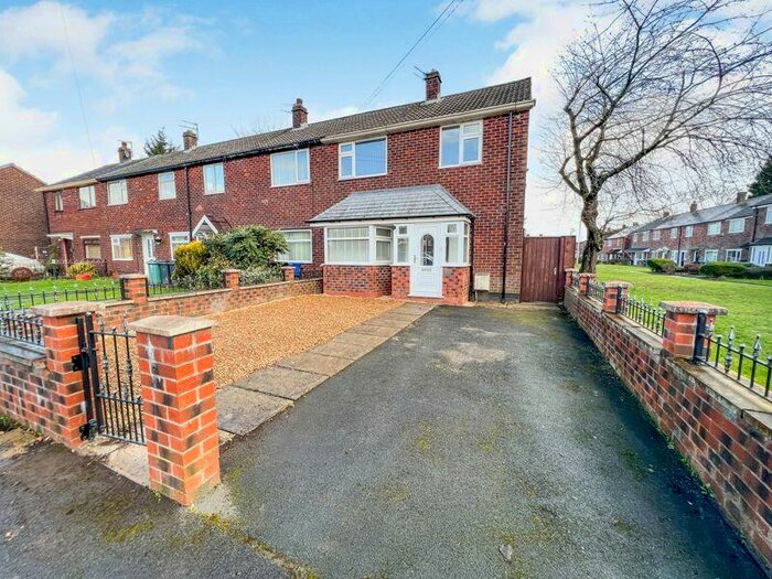 3 Bedroom Property To Rent In Ripon Avenue, Whitefield, M45