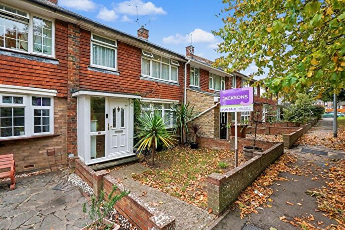 3 Bedroom Terraced House For Sale In Kenilworth Gardens, Rainham, ME8