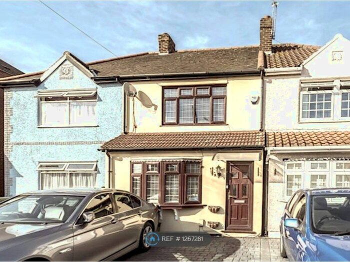 3 Bedroom Terraced House To Rent In Long Lane, Bexleyheath DA7