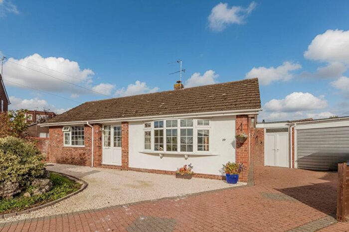 3 Bedroom Detached Bungalow For Sale In Farley Avenue, Harbury, CV33