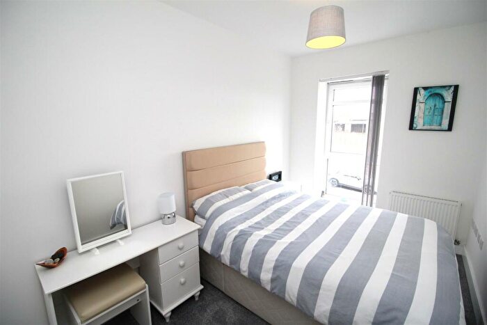 2 Bedroom Apartment For Sale In Stabler Way, Poole, BH15