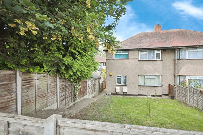 2 Bedroom Detached House For Sale In Moremead Road, London, London, SE6