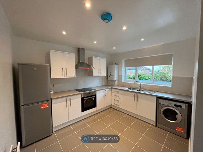 3 Bedroom Flat To Rent In Chapel House, Newcastle Upon Tyne, NE5