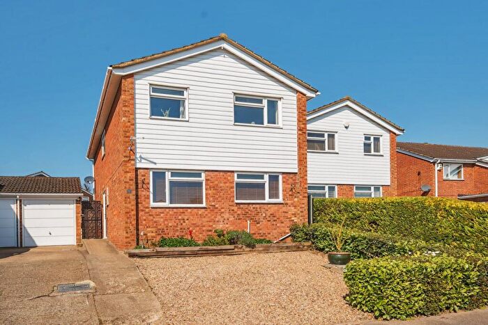 4 Bedroom Detached House For Sale In Kingfisher Road, Flitwick, MK45