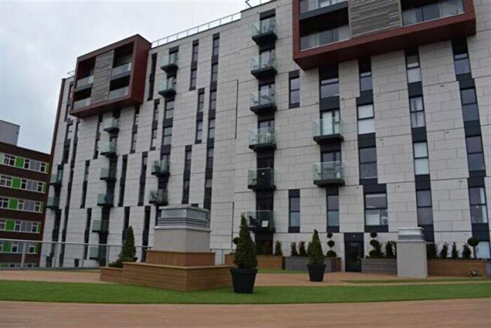 2 Bedroom Flat To Rent In Bedroom St Floor Flat In Southend On Sea, SS2