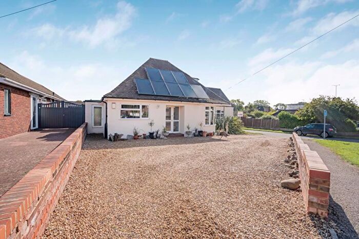 4 Bedroom Detached Bungalow For Sale In Shenley Road, Bletchley, Milton Keynes, MK3