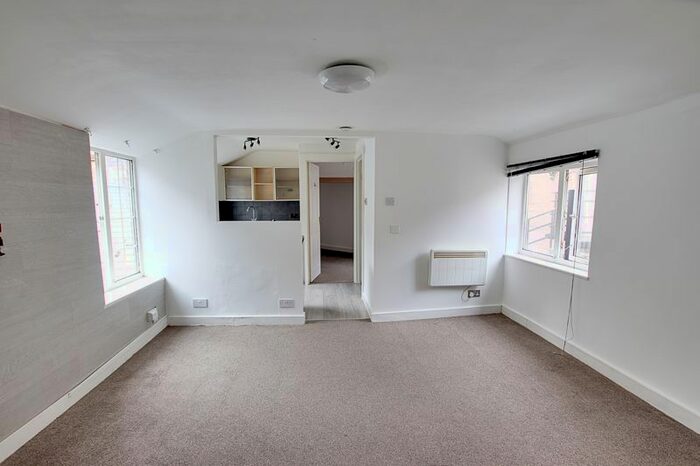 1 Bedroom Flat To Rent In Wicker Hill, Trowbridge, BA14