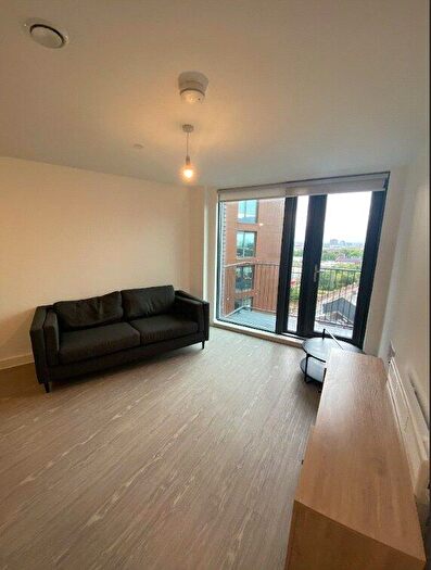 2 Bedroom Flat To Rent In The Landmark, Oldfield Road, Salford, M5