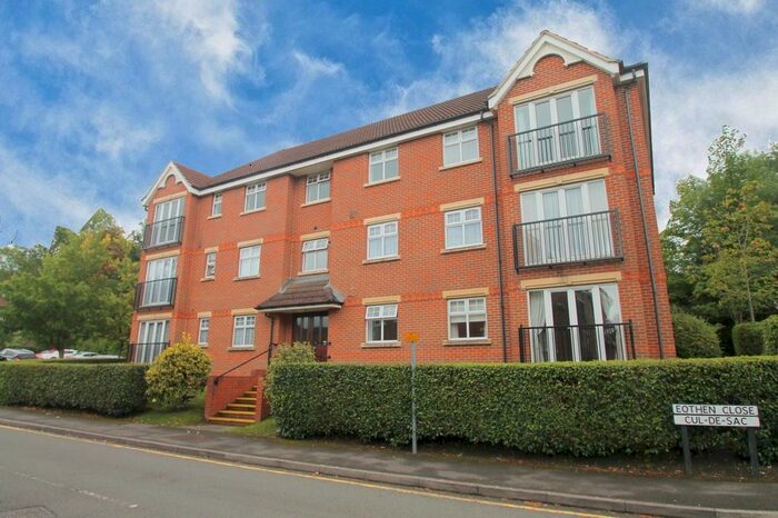 3 Bedroom Property To Rent In Eothen Close, Caterham, CR3