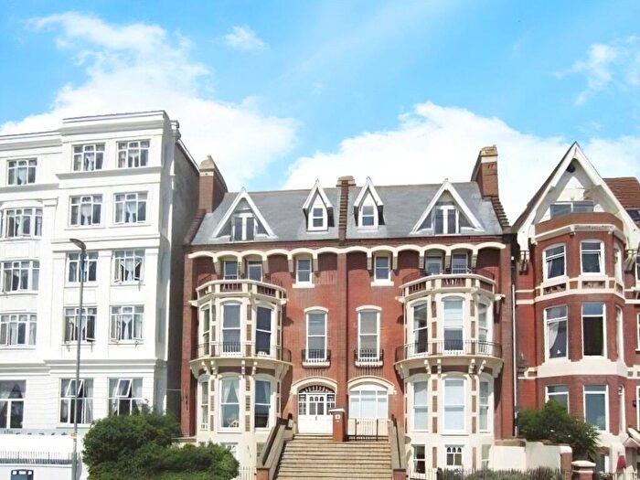 2 Bedroom Flat For Sale In St. Helens Parade, Southsea, Hampshire, PO4