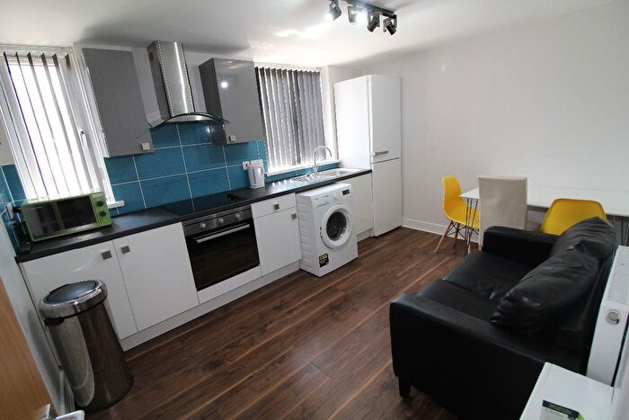 3 Bedroom Flat To Rent In Hawkins Street, Flat, Preston, Lancashire, PR1