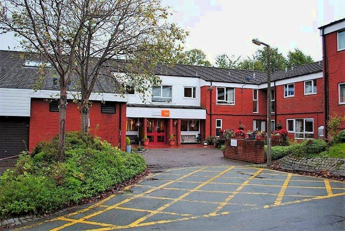 1 Bedroom Ground Flat To Rent In Over 's Only - Wykeham Chase, Macclesfield, Cheshire, SK11