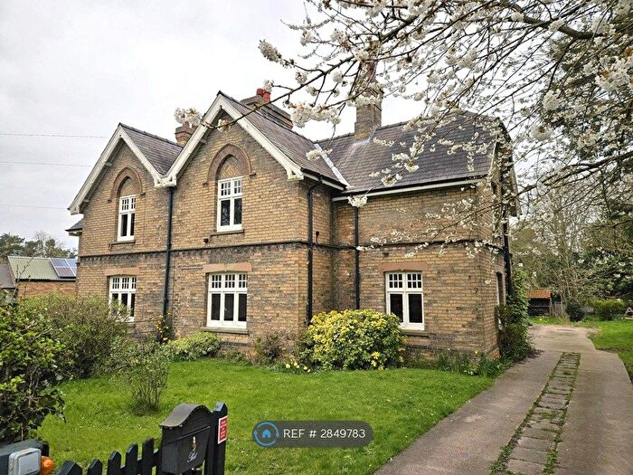 3 Bedroom Semi Detached House To Rent In Main Road, Grimsby, DN41