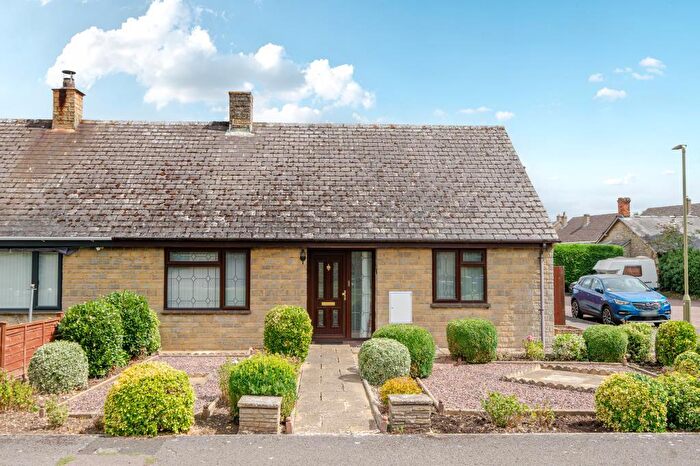 2 Bedroom Bungalow For Sale In Middleton Stoney, Oxfordshire, OX25