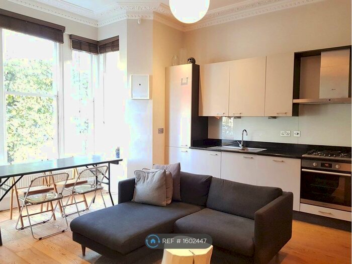 2 Bedroom Flat To Rent In St. Mark's Rise, London, E8