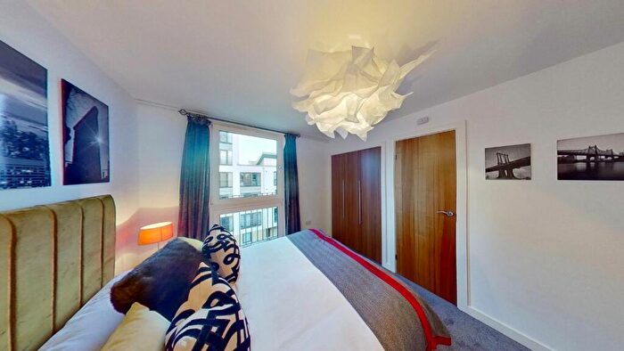 2 Bedroom Flat For Sale In Kimmerghame Terrace, Edinburgh, Midlothian, EH4