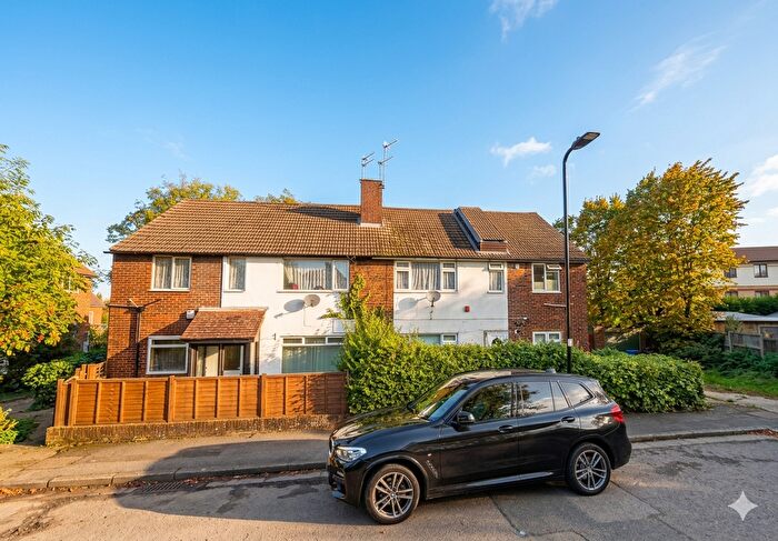 4 Bedroom Maisonette To Rent In Dorchester Close, Northolt, UB5