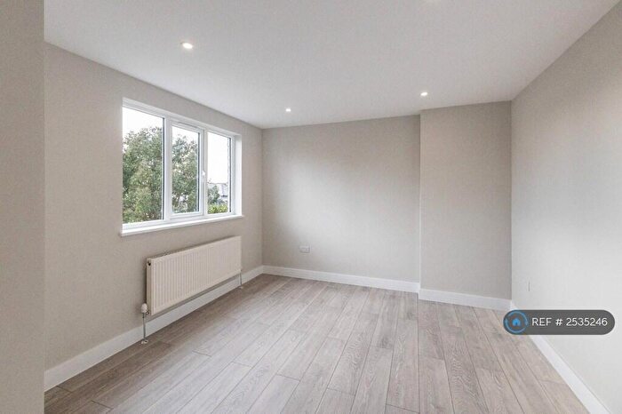 Studio To Rent In Addlestone, Addlestone, KT15