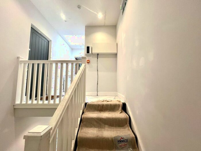 3 Bedroom Flat To Rent In Norwood Road, Southall, UB2