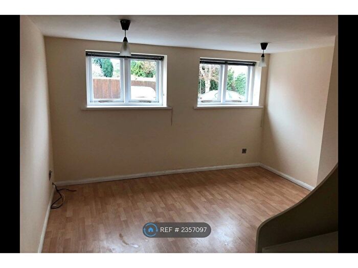 1 Bedroom Flat To Rent In Kings Road, Evesham, WR11