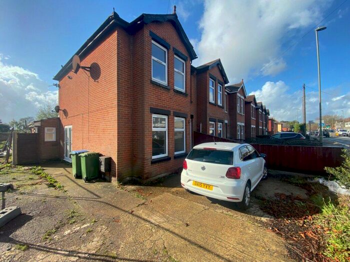 2 Bedroom Semi-Detached House To Rent In Bridge Road, Park Gate, Hampshire, SO31