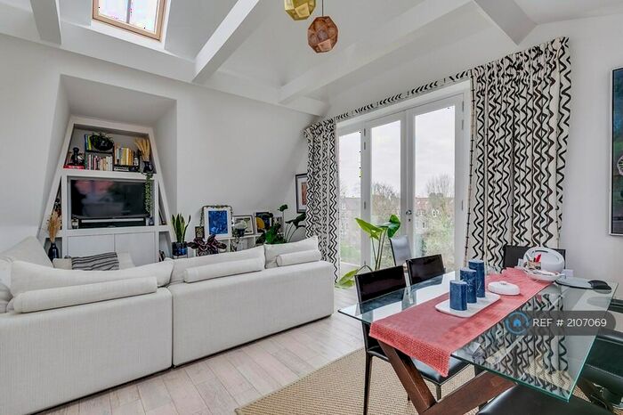 2 Bedroom Penthouse To Rent In Fitzjohns Avenue, London, NW3