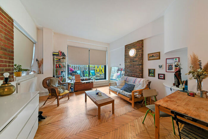 2 Bedroom Apartment To Rent In Grove House, London Fields London, E9