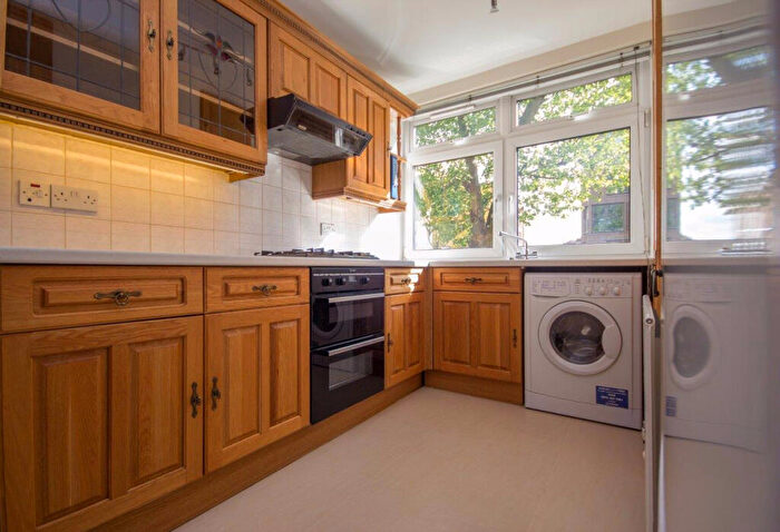 1 Bedroom Apartment To Rent In Bastable Avenue, Barking, Essex, IG11