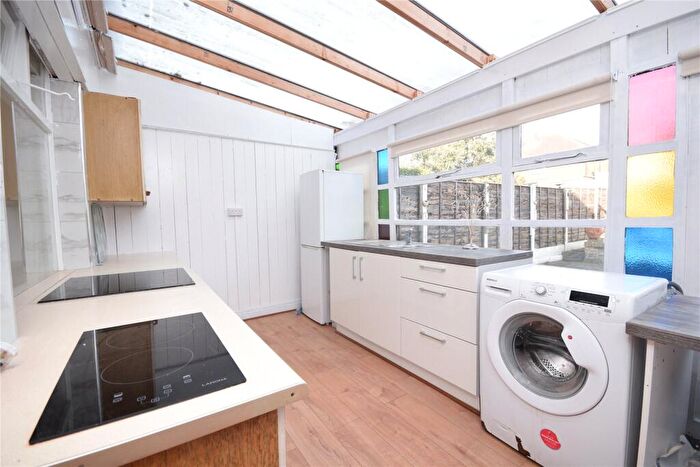 3 Bedroom Semi-Detached House To Rent In Waincliffe Mount, Leeds, West Yorkshire, LS11