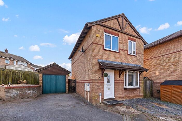3 Bedroom Detached House For Sale In Epping Walk, Daventry, NN11
