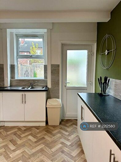 5 Bedroom Semi-Detached House To Rent In Wilton Road, Birkenhead, CH42